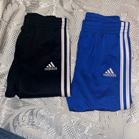 Adidas sweatpants, black is 12 months and blue is 24 months - Picture 1 of 1